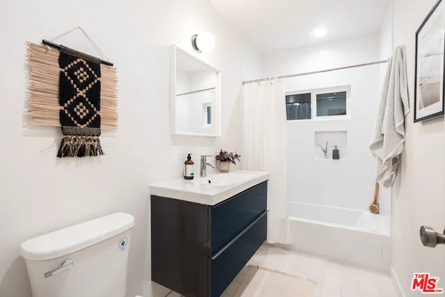 $2,595 | 1946 Preston Avenue, Los Angeles, CA 90026