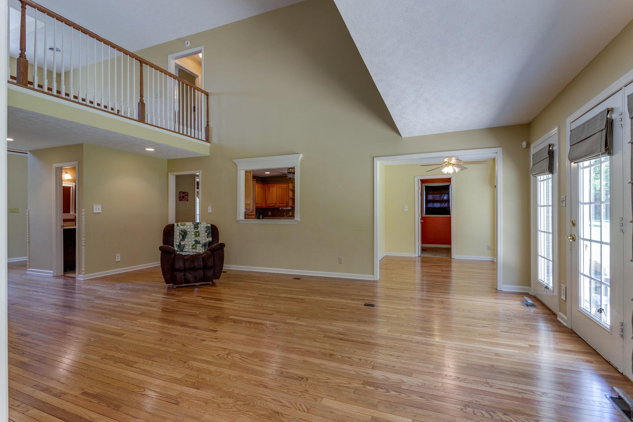 1909 Hunters Run Road Lewisburg, TN 37091 - Photo 15 of 30 View of the upstairs balcony.