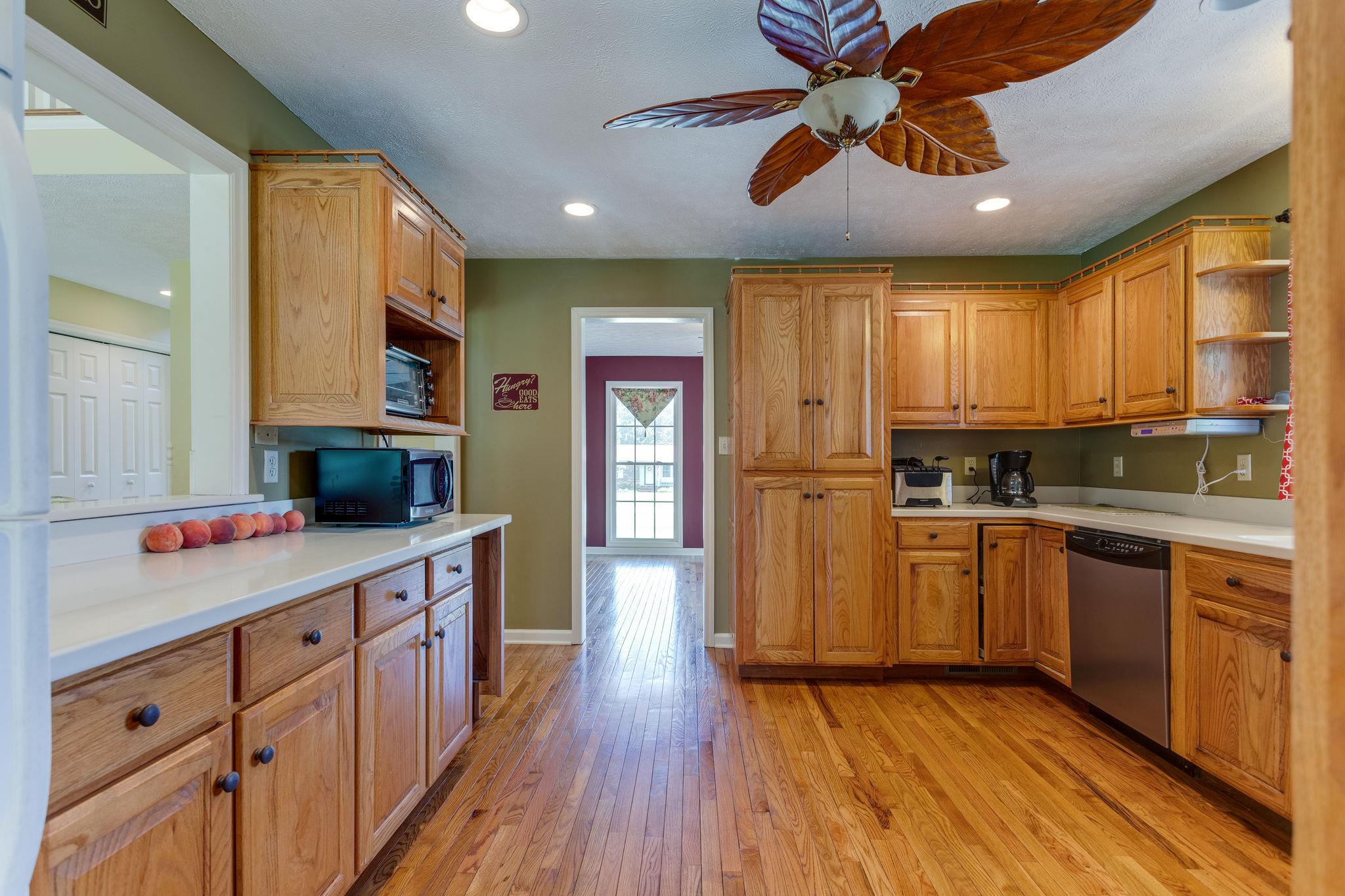 1909 Hunters Run Road Lewisburg, TN 37091 - Photo 10 of 30 Beautiful cabinetry with solid surface countertops!