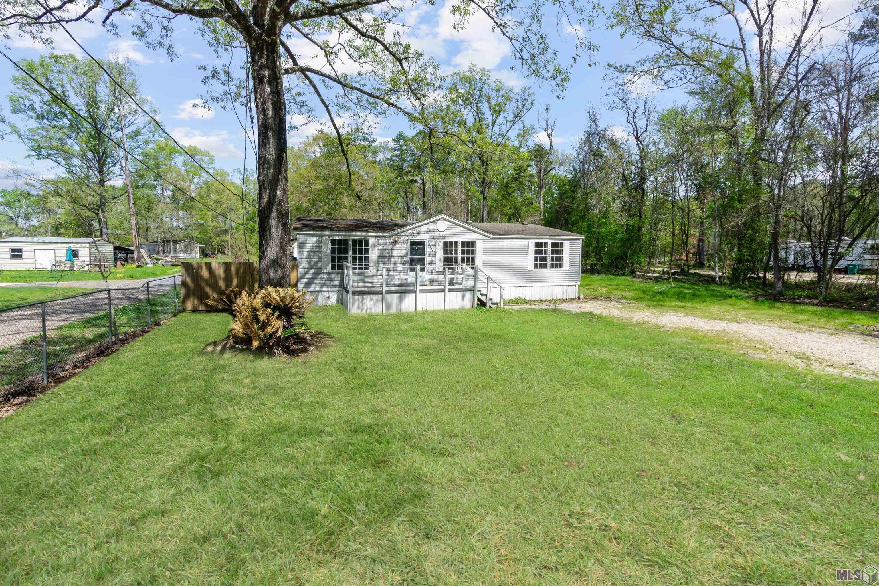 10775 Buddy Ellis Road Denham Springs, LA 70726 - Photo 2 of 15 Gallery Image 2