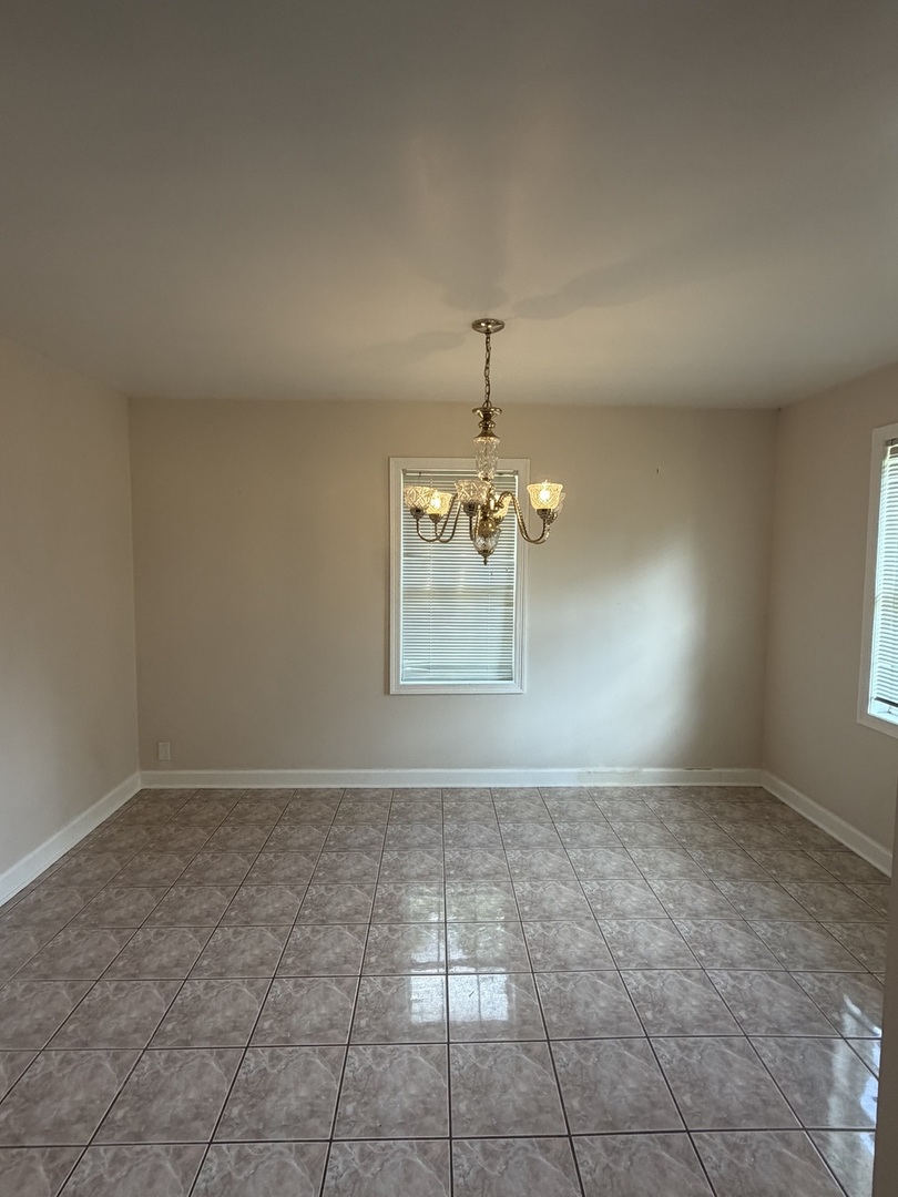 39 Leonard Street, Unit 1 Elgin, IL 60123 - Photo 13 of 17 Gallery Image 13