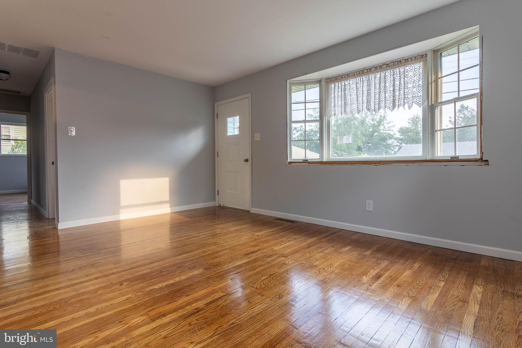 1026 Crest Road Pine Hill, NJ 08021 - Photo 2 of 16 Living Room