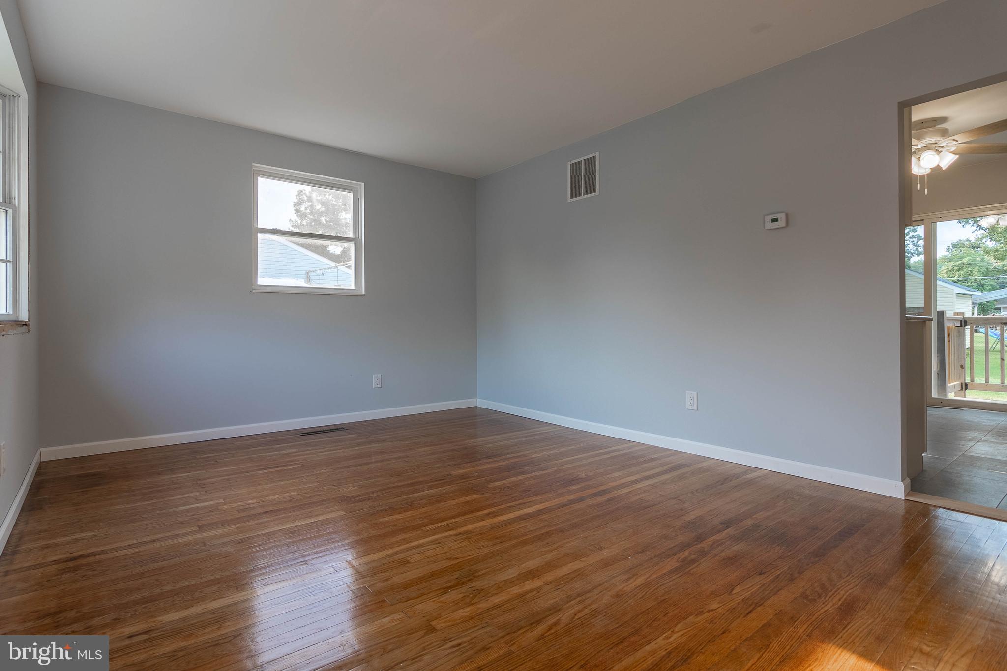1026 Crest Road Pine Hill, NJ 08021 - Photo 3 of 16 Living Room