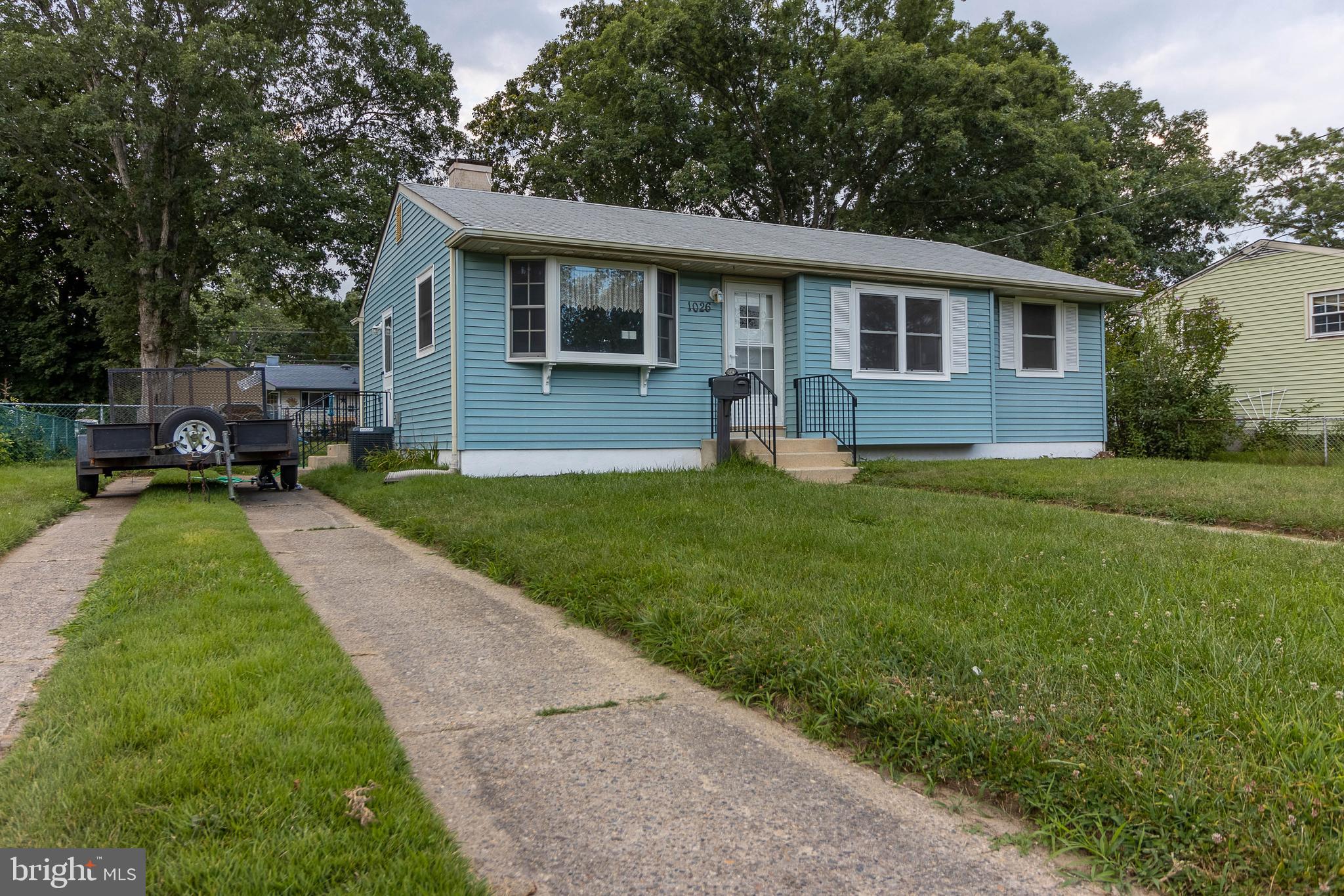 1026 Crest Road Pine Hill, NJ 08021 - Photo 5 of 16 Driveway