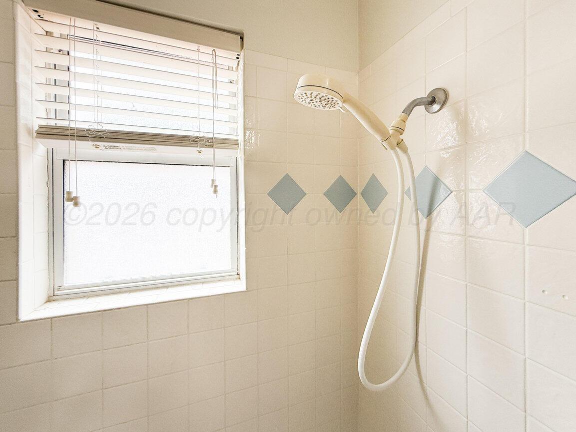 5201 South Milam Street Amarillo, TX 79110 - Photo 42 of 53 Main Bath-2