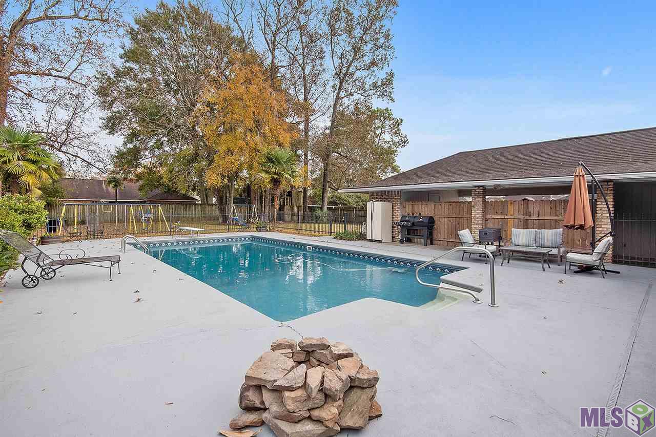 1633 Lucas Place Baton Rouge, LA 70816 - Photo 3 of 10 Gallery Image 3