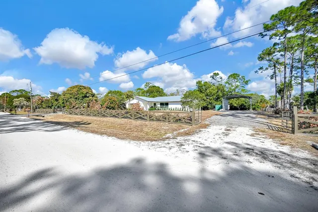 $810,000 | 17203 40th Run North, Loxahatchee, FL 33470