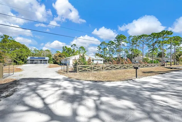 $810,000 | 17203 40th Run North, Loxahatchee, FL 33470