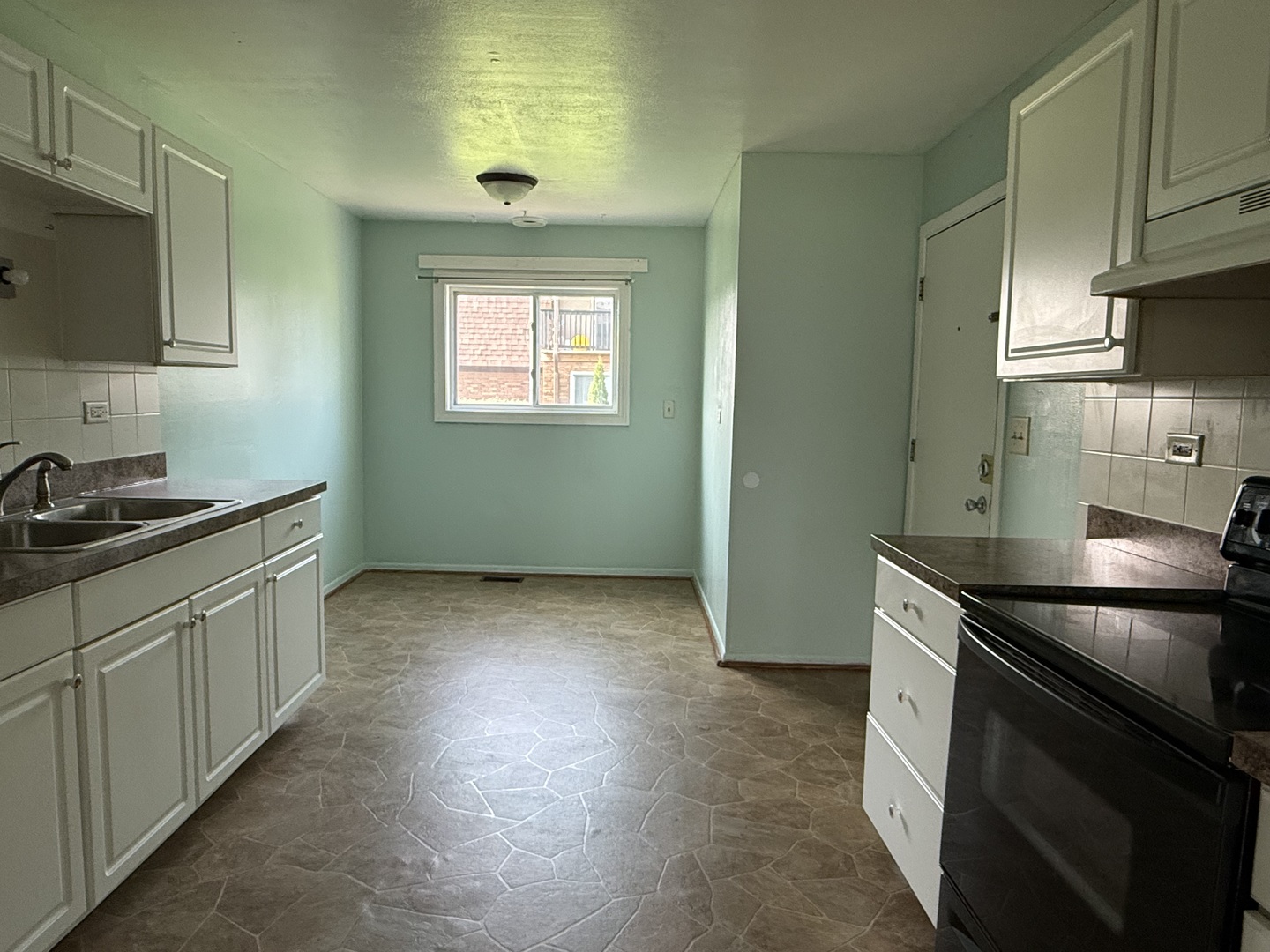1020 9th Street, Unit 2 Harvard, IL 60033 - Photo 5 of 17 Gallery Image 5