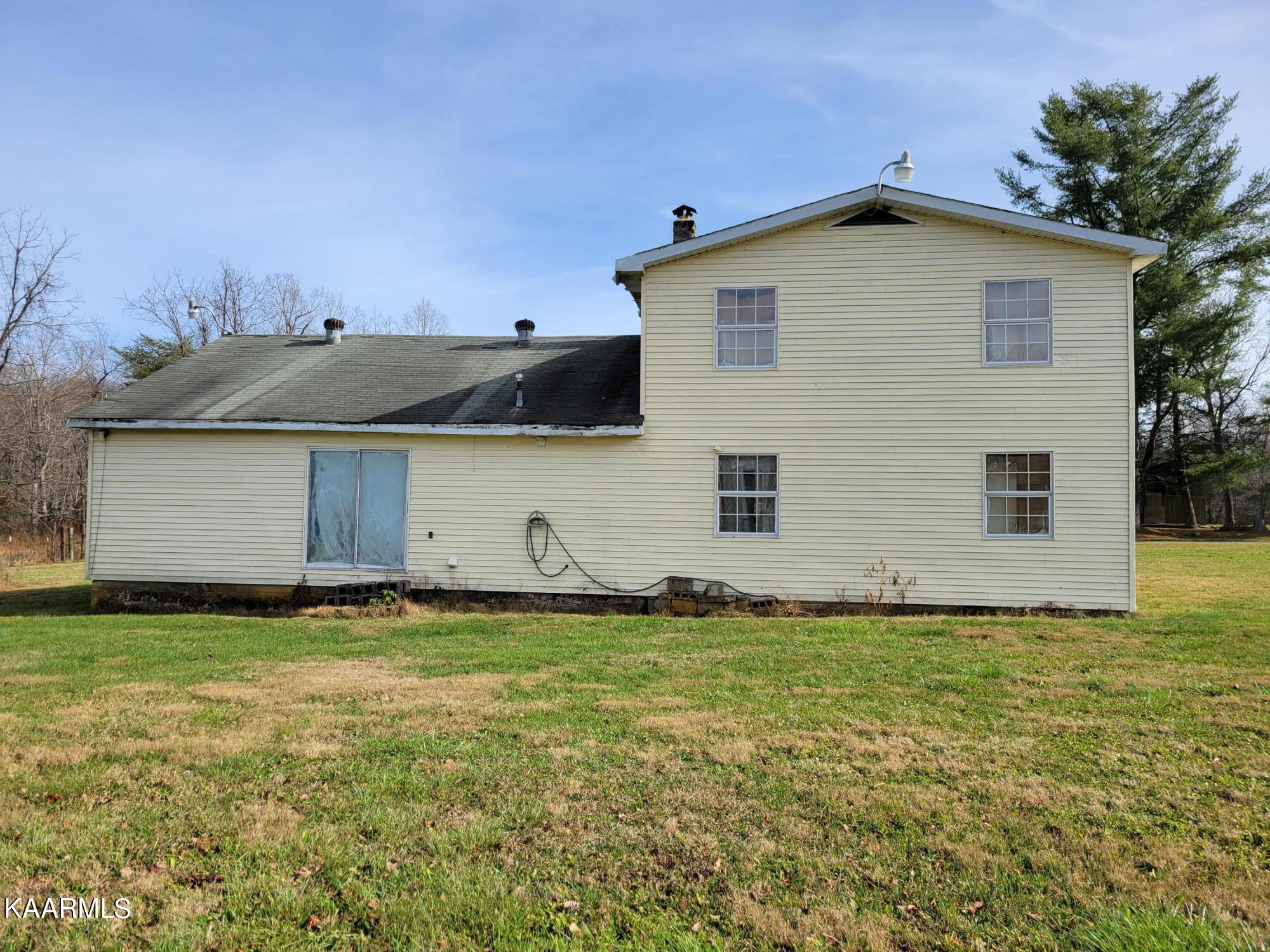 409 Jr Camp Road Monterey, TN 38574 - Photo 2 of 11 rear