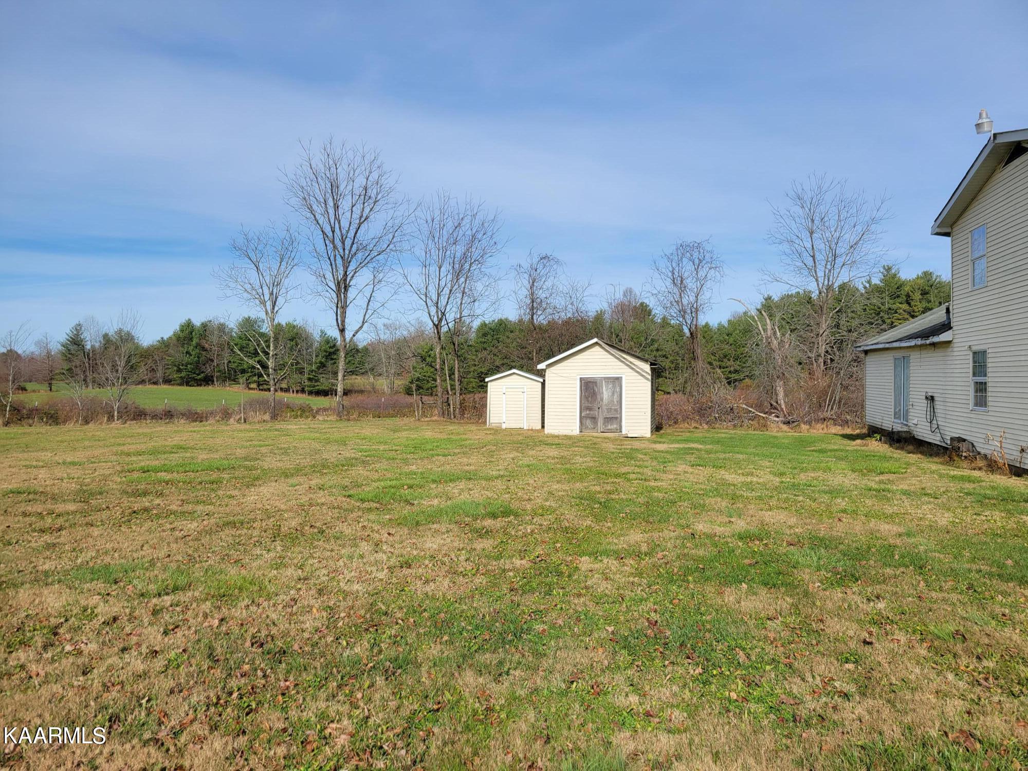 409 Jr Camp Road Monterey, TN 38574 - Photo 4 of 11 Storage shed