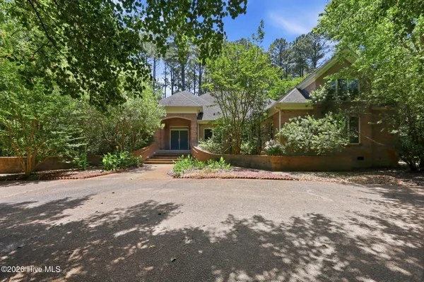 $725,000 | 103 Rappahannock Drive, Chocowinity, NC 27817