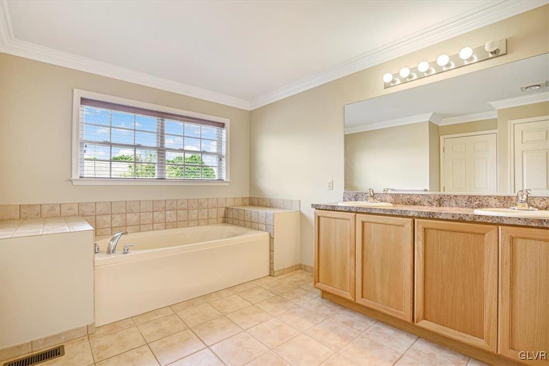 1364 Fox Ridge Easton, PA 18040 - Photo 39 of 49 Gallery Image 39