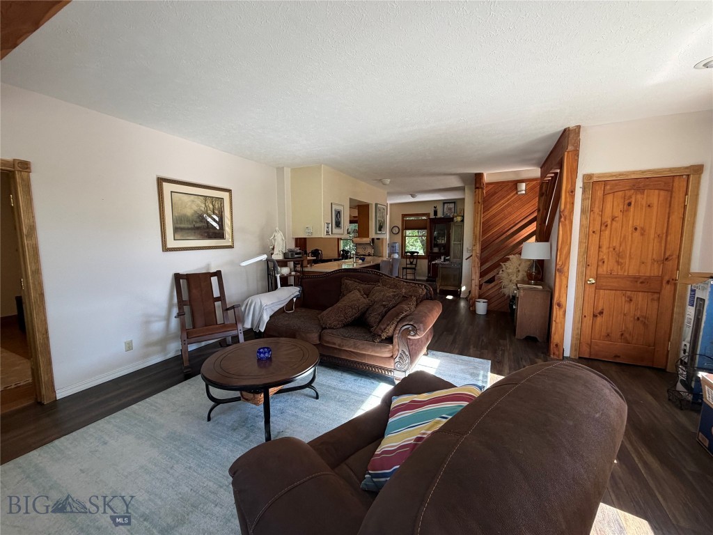 7 Kountz Road Whitehall, MT 59759 - Photo 29 of 58 Living room