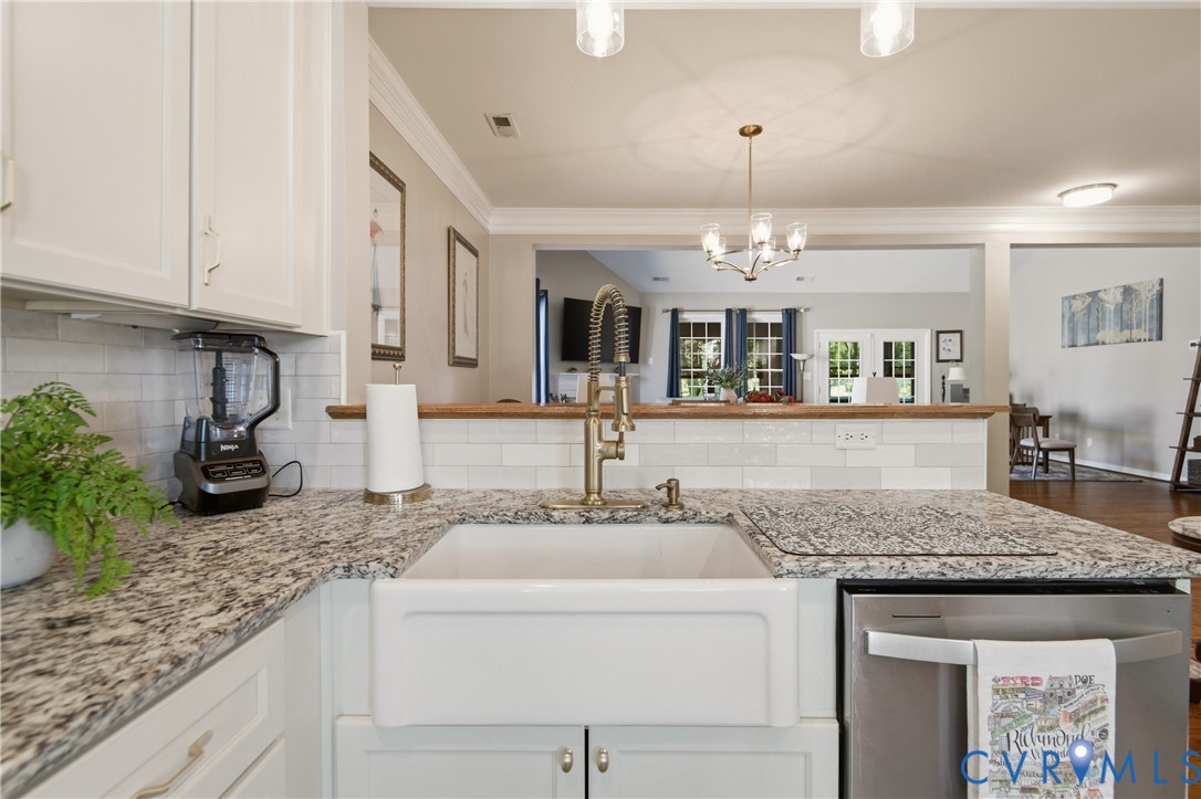 13931 Krim Point Road Midlothian, VA 23114 - Photo 11 of 51 Gallery Image 11