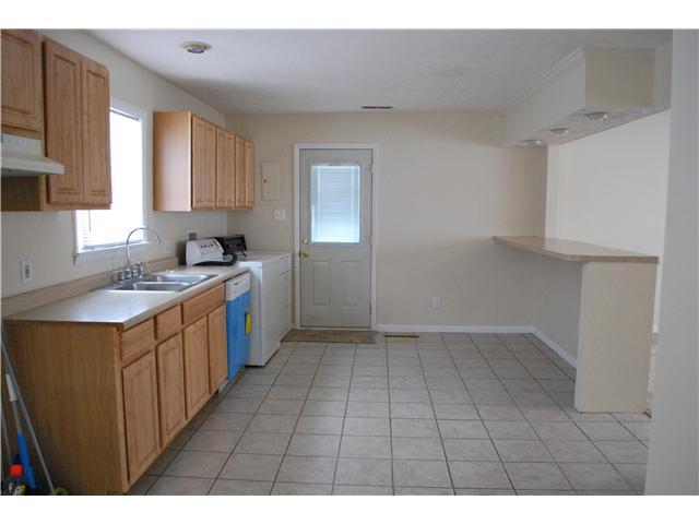 1584 Shady Lane Road Columbus, OH 43227 - Photo 5 of 11 Gallery Image 5