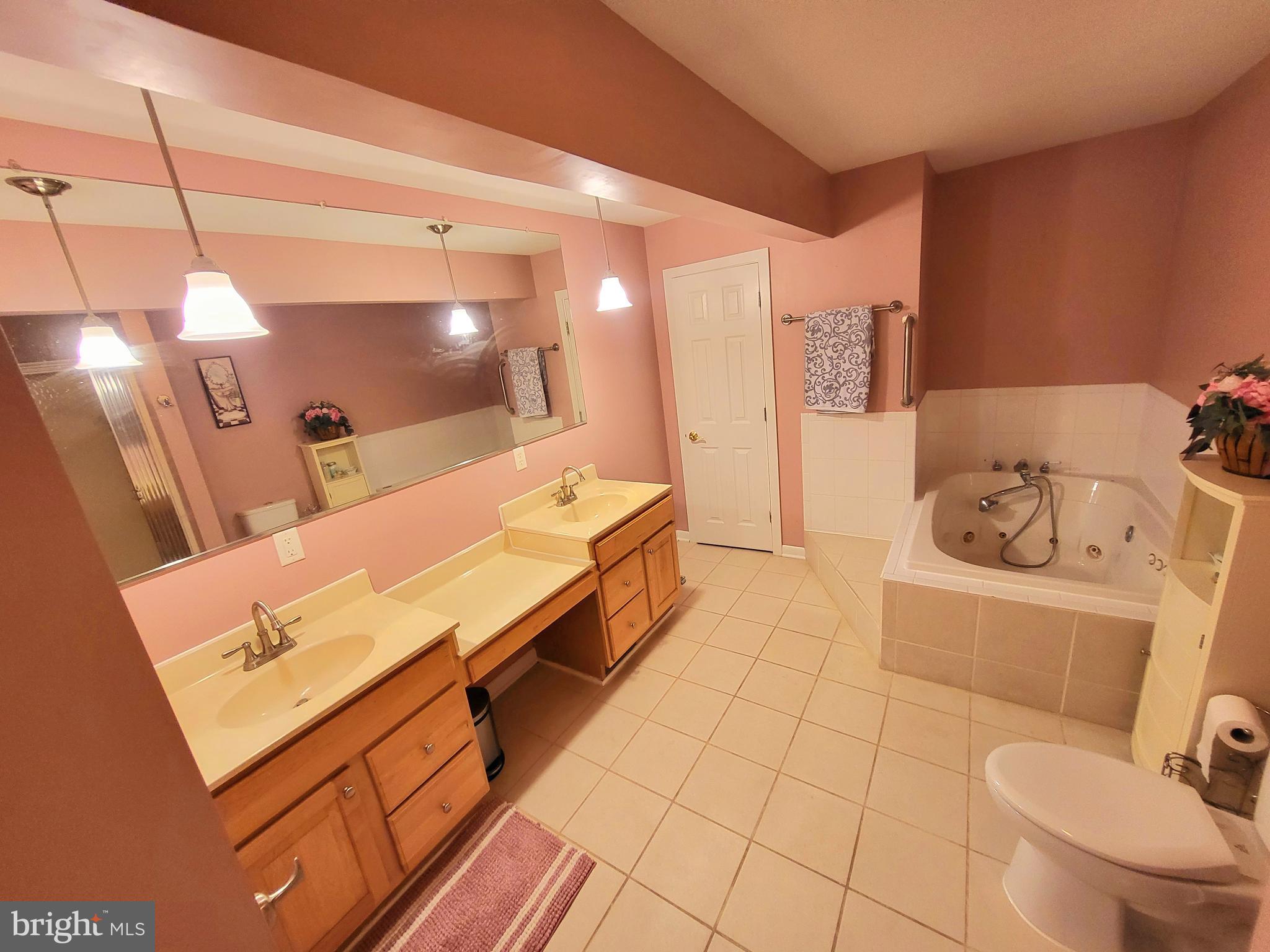 6601 Whitegate Road Clarksville, MD 21029 - Photo 30 of 50 Original MBath