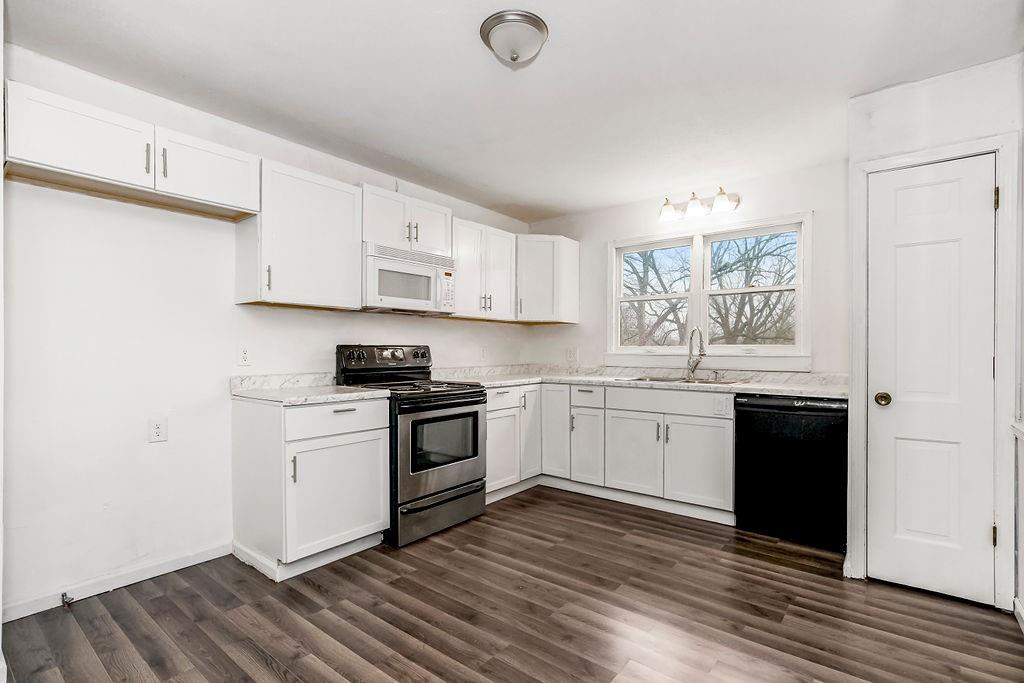 13419 Parker Avenue Grandview, MO 64030 - Photo 6 of 24