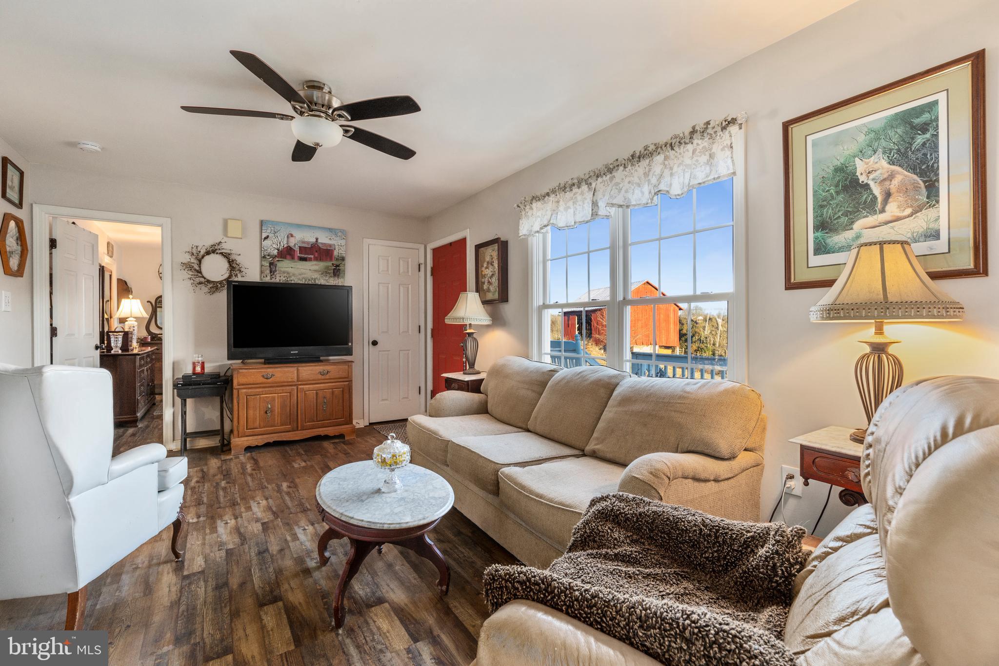1503 Cottontown Road Strasburg, VA 22657 - Photo 5 of 42 Living Room