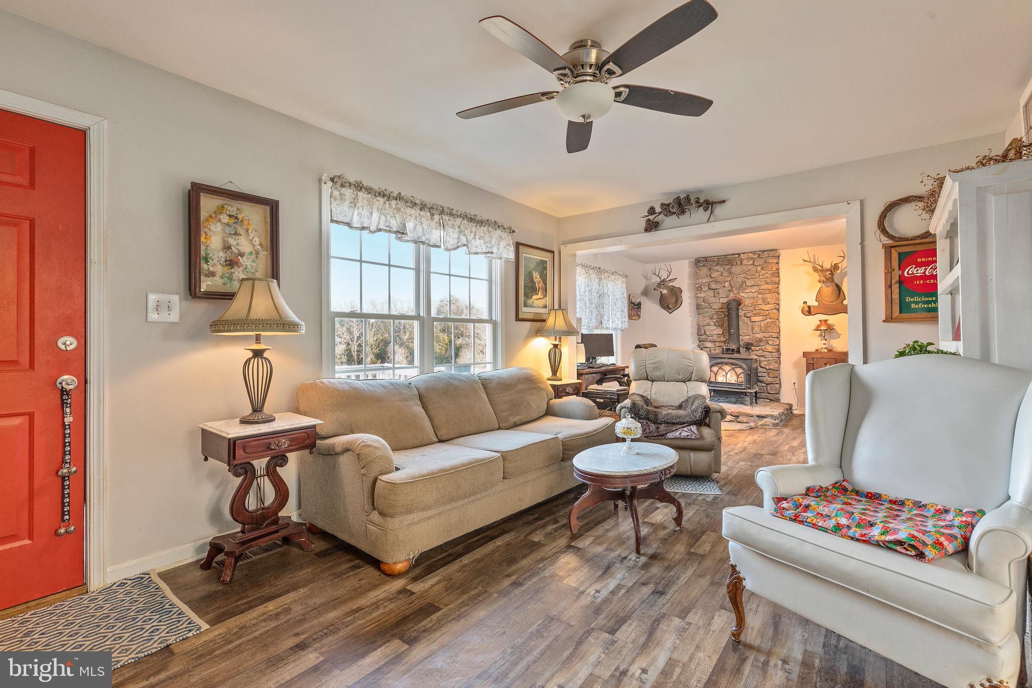 1503 Cottontown Road Strasburg, VA 22657 - Photo 7 of 42 Living Room