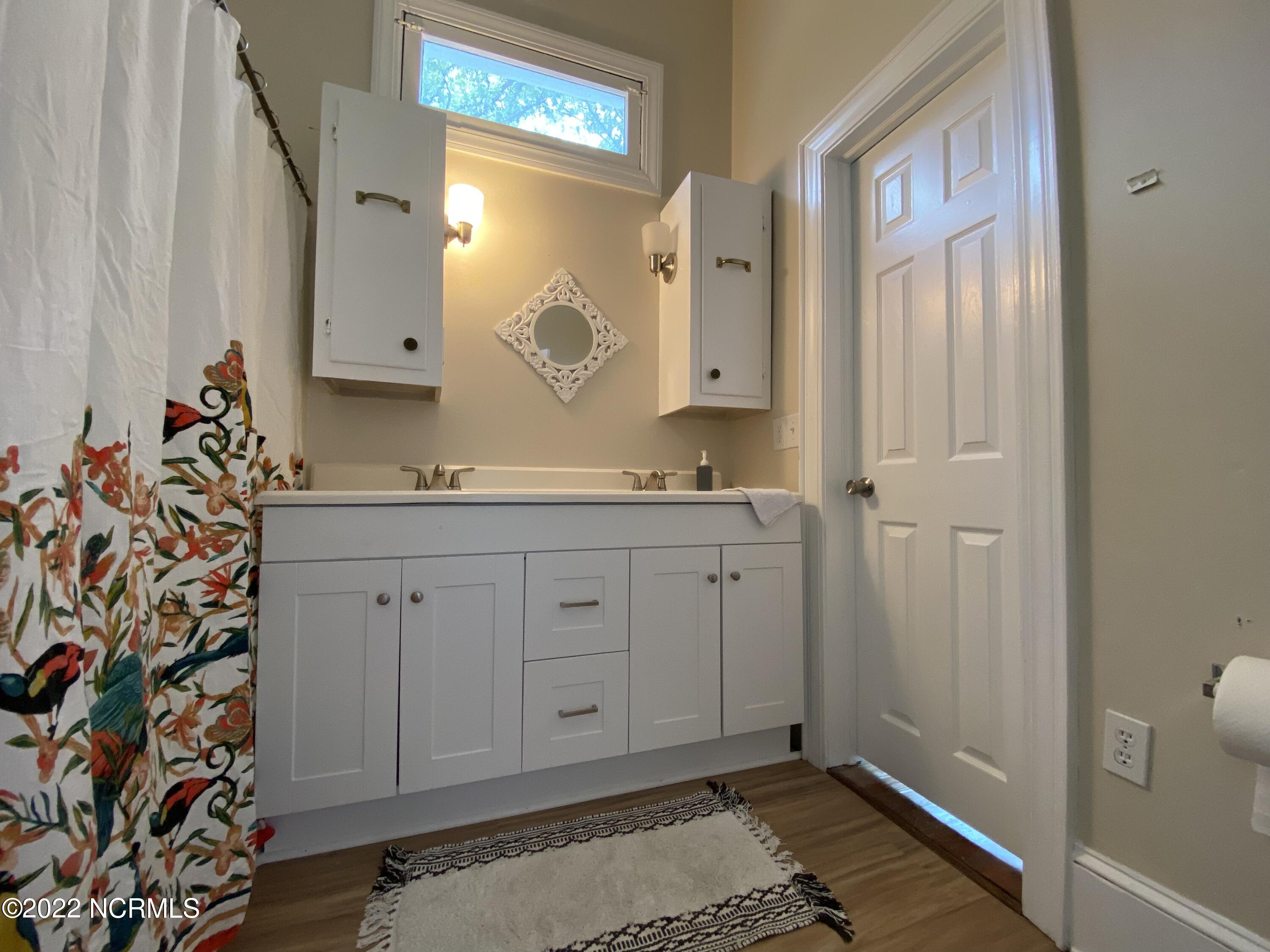 252 Fourth Street Ayden, NC 28513 - Photo 19 of 40 Full bath