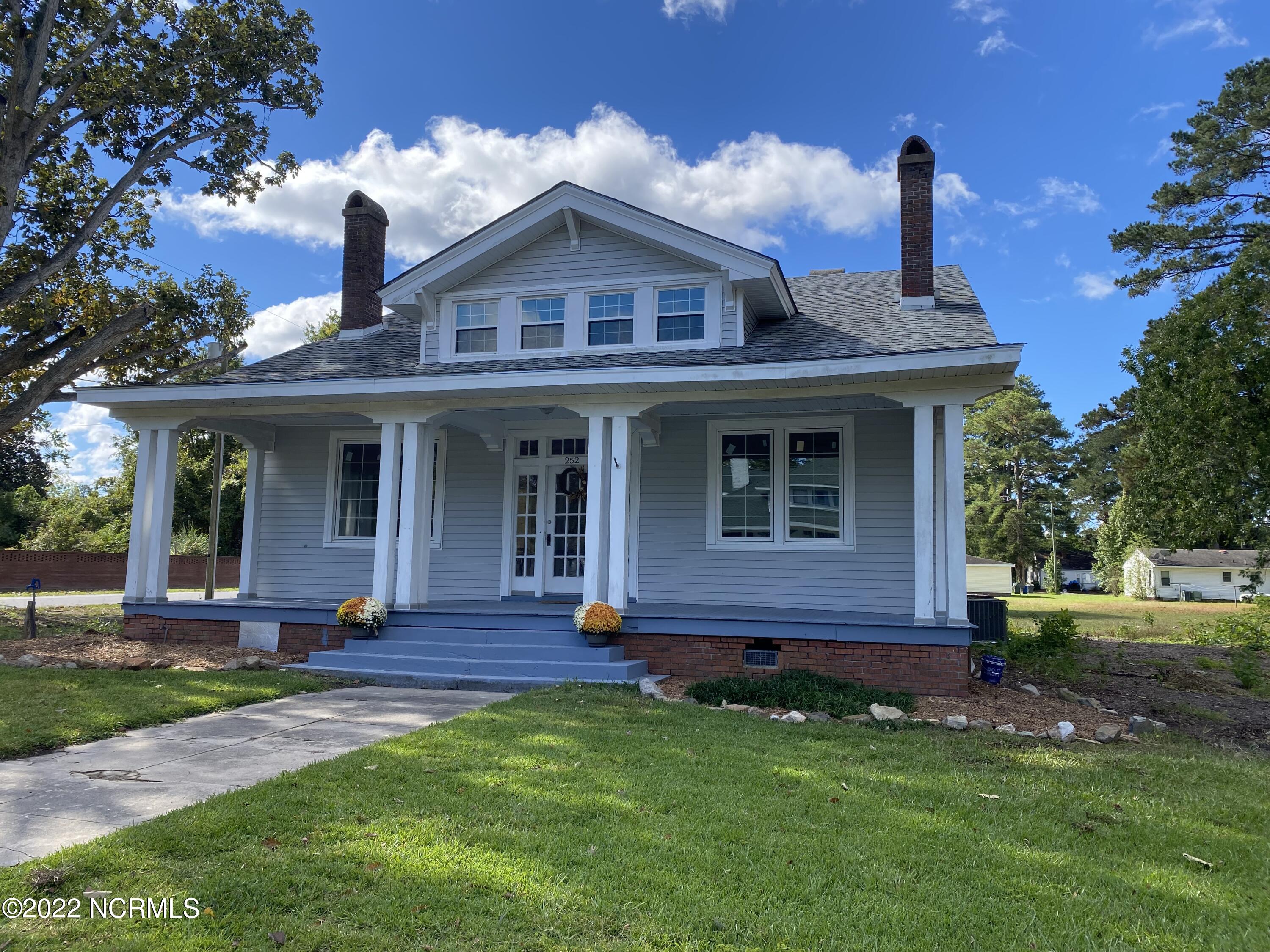 252 Fourth Street Ayden, NC 28513 - Photo 2 of 40 IMG_2787
