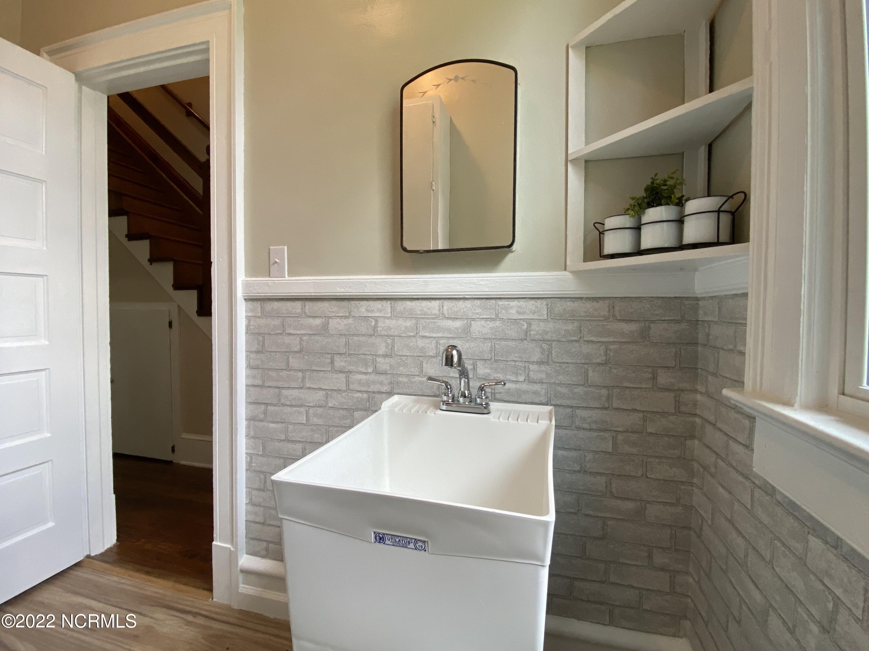 252 Fourth Street Ayden, NC 28513 - Photo 23 of 40 Laundry