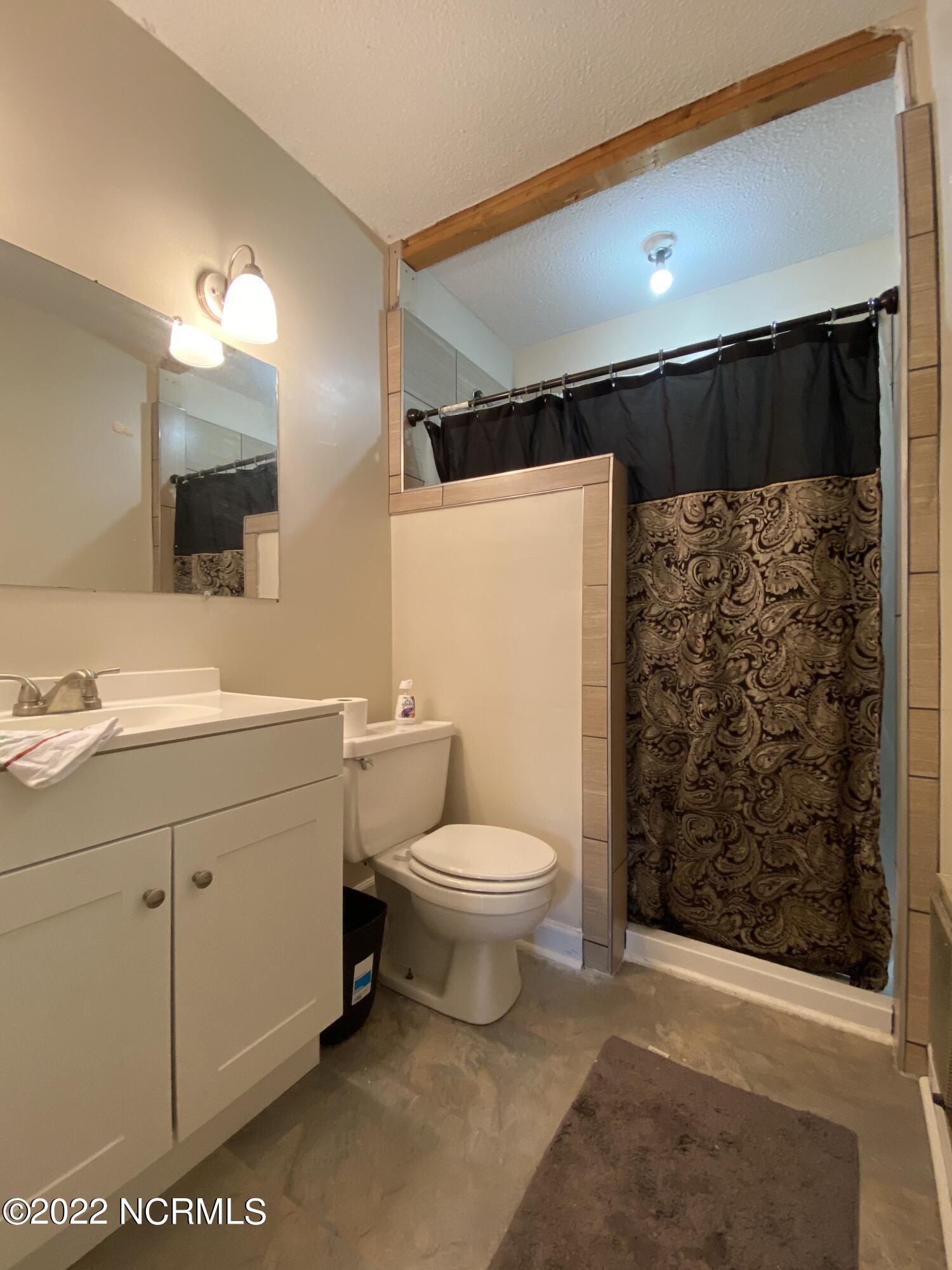 252 Fourth Street Ayden, NC 28513 - Photo 32 of 40 Full bath upstairs