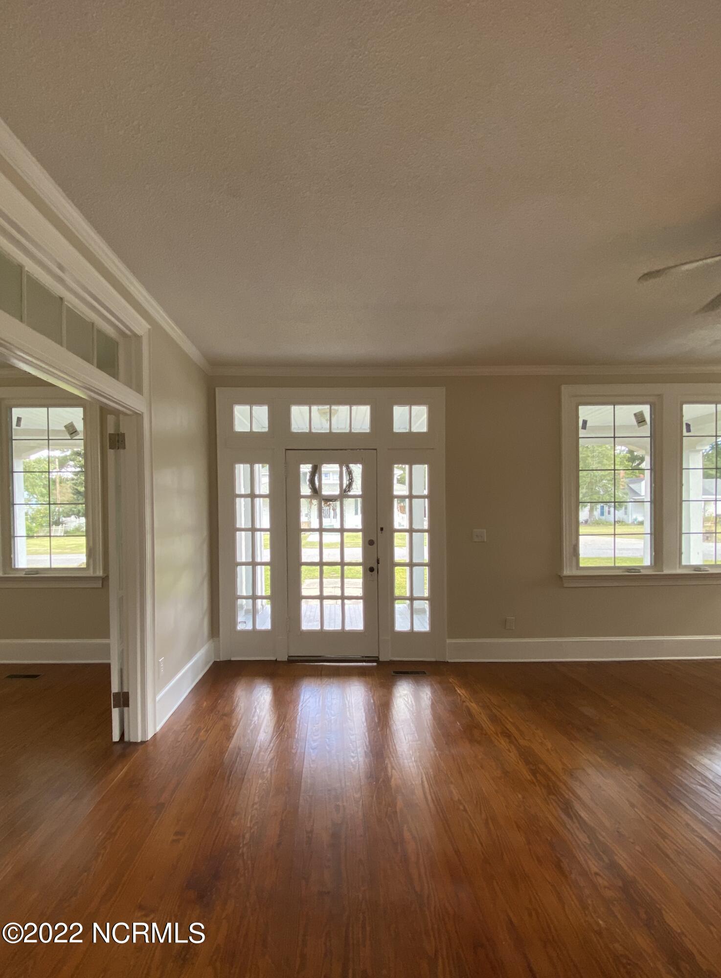 252 Fourth Street Ayden, NC 28513 - Photo 4 of 40 IMG_2806