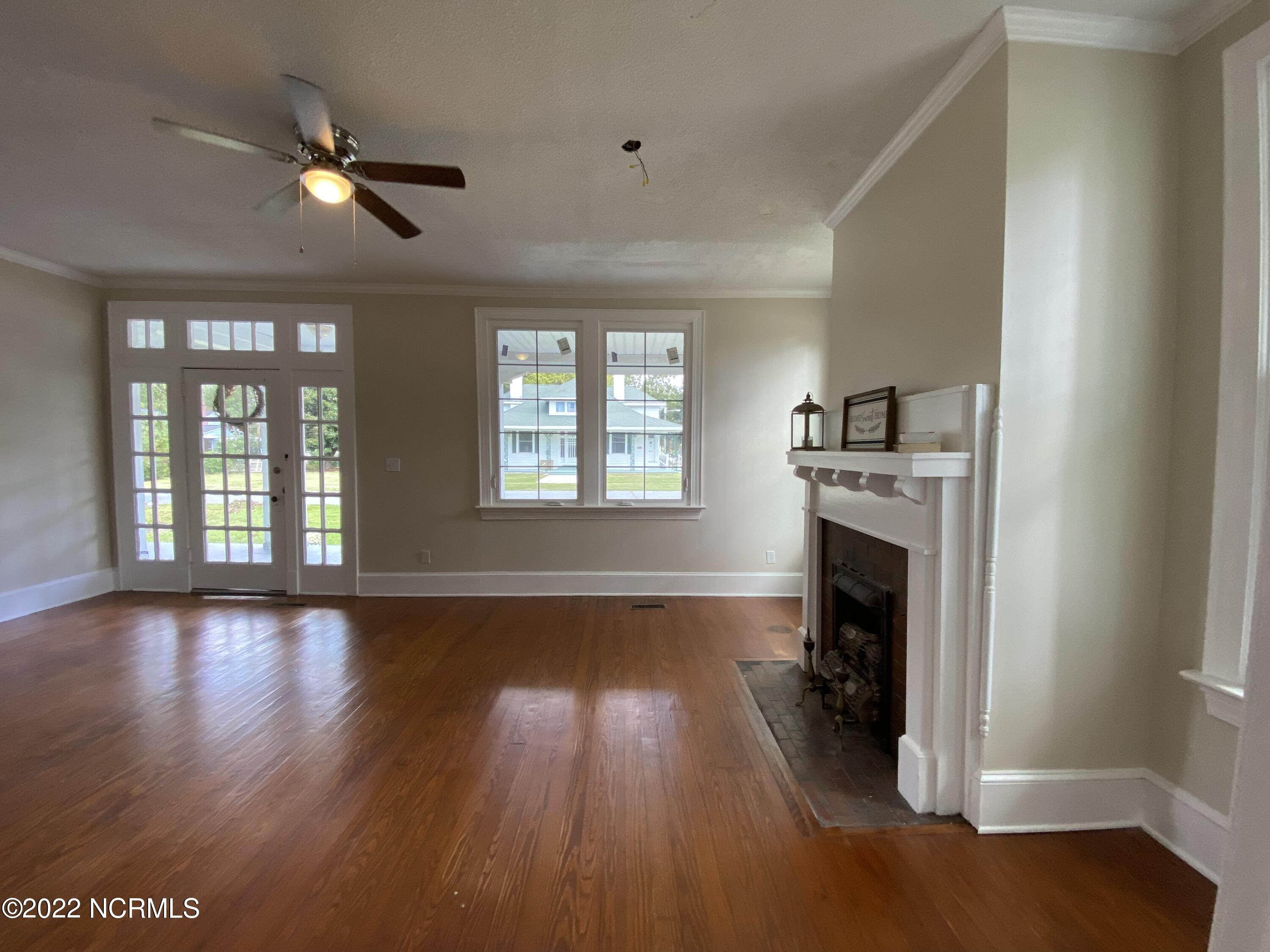 252 Fourth Street Ayden, NC 28513 - Photo 7 of 40 IMG_2802