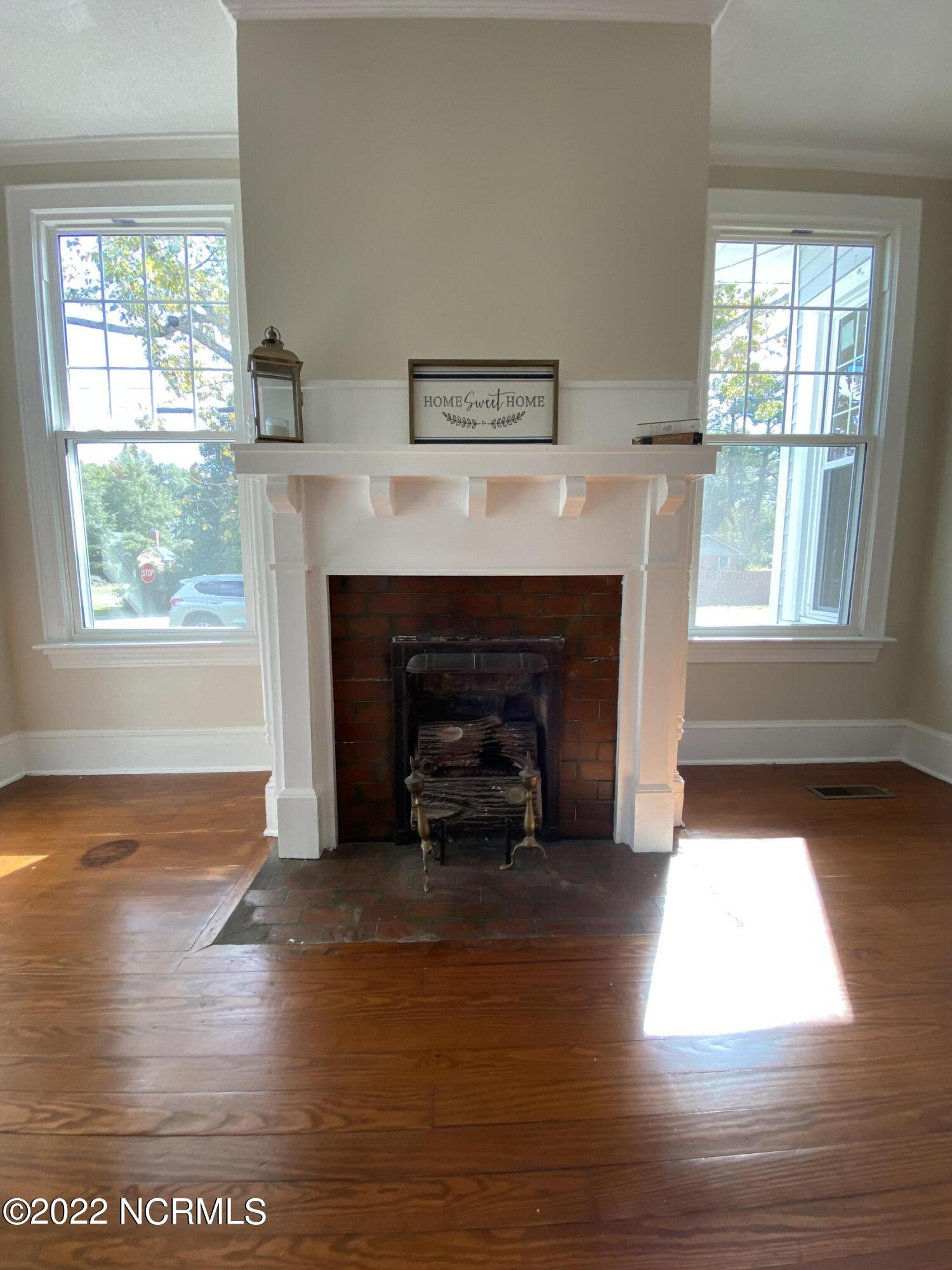 252 Fourth Street Ayden, NC 28513 - Photo 8 of 40 IMG_2808