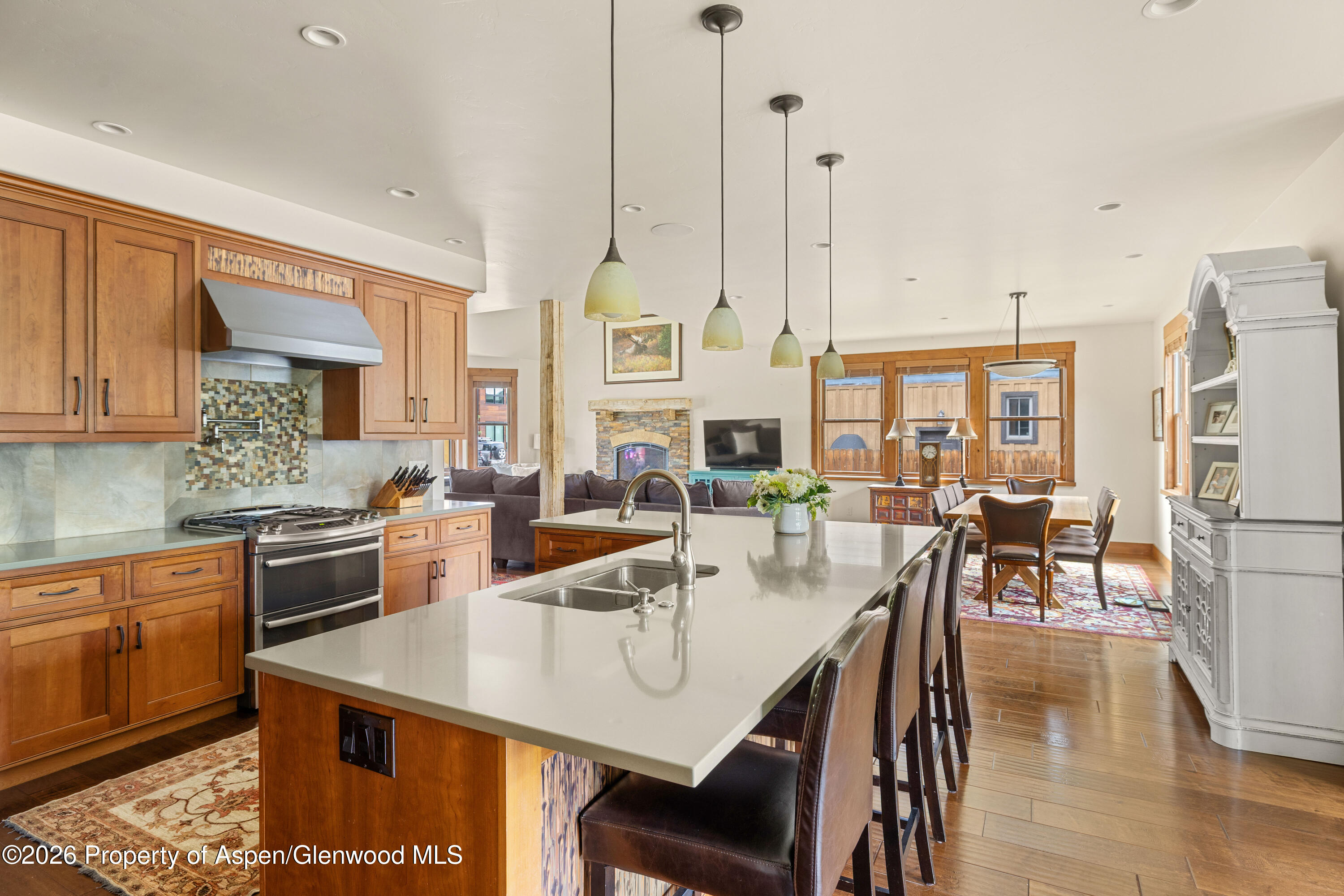 109 Valley Court Basalt, CO 81621 - Photo 8 of 25 Kitchen and Bar
