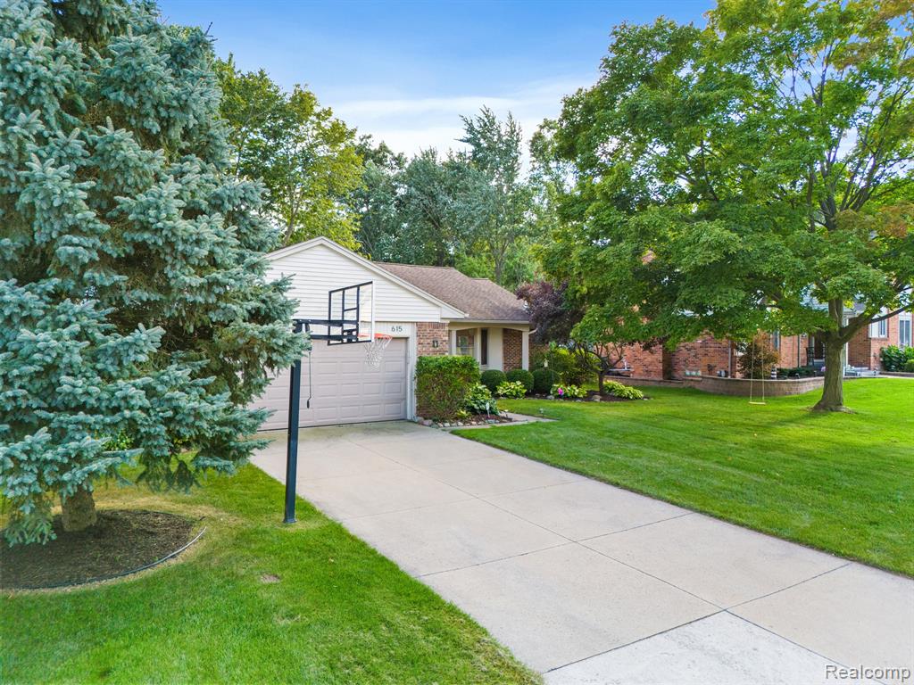 615 Kentucky Drive Rochester, MI 48307 - Photo 6 of 62