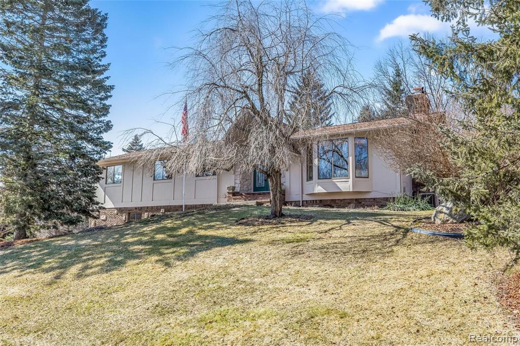 5412 Prairie View Brighton, MI 48116 - Photo 2 of 34