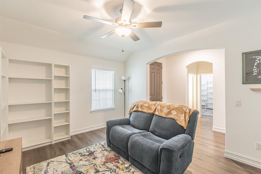 4313 Knight Street Midlothian, TX 76065 - Photo 5 of 39