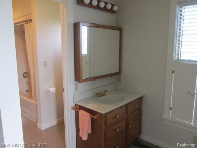 28689 Chatham Road Grosse Ile, MI 48138 - Photo 27 of 41 IMG_6291.jpg