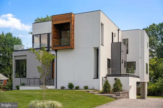 $2,999,000 | 1459 Dewberry Court, McLean, VA 22101