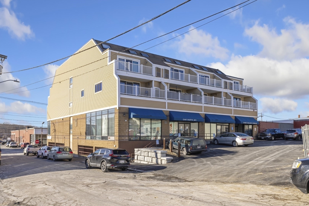 348 Rantoul Street, Unit 306 Beverly, MA 01915 - Photo 2 of 37 Gallery Image 2