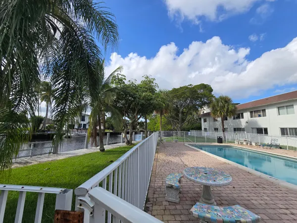 $243,900 | 201 Southeast 6th Avenue, Pompano Beach, FL 33060