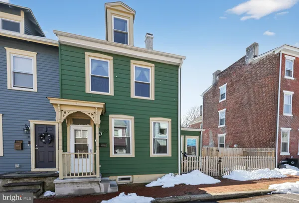 $380,000 | 20 West Pearl Street, Burlington, NJ 08016