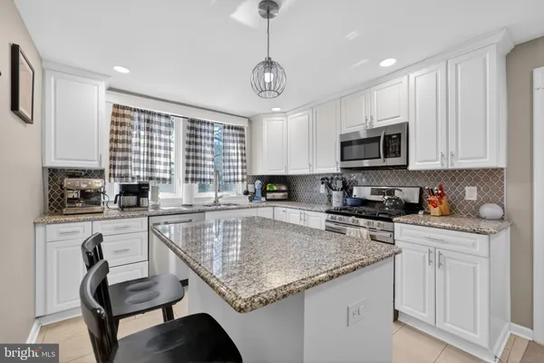 $380,000 | 20 West Pearl Street, Burlington, NJ 08016