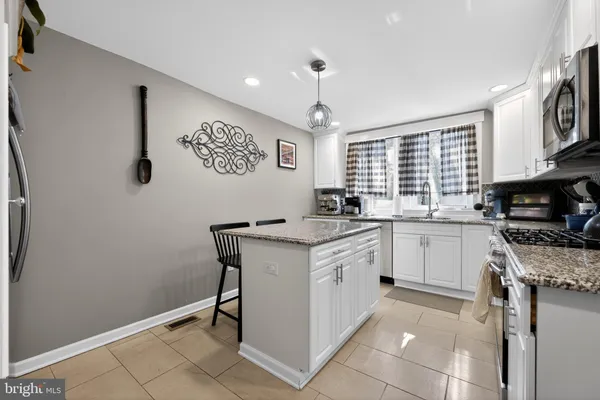 $380,000 | 20 West Pearl Street, Burlington, NJ 08016