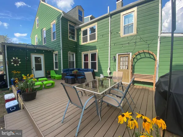 $380,000 | 20 West Pearl Street, Burlington, NJ 08016