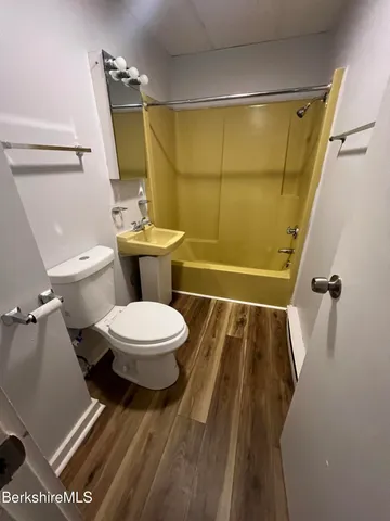 $1,300 | 40 Perrine Avenue, Unit 1, Pittsfield, MA 01201