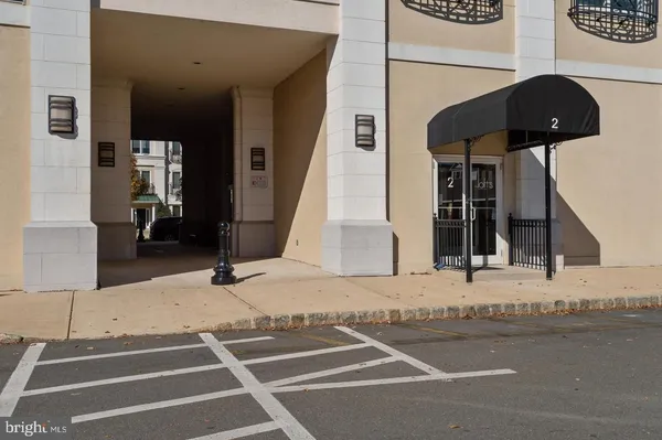 $2,850 | 2 North Commerce Square, Unit 302, Trenton, NJ 08691