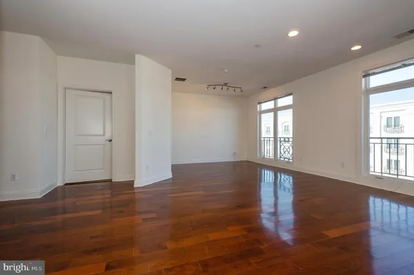 $2,850 | 2 North Commerce Square, Unit 302, Trenton, NJ 08691