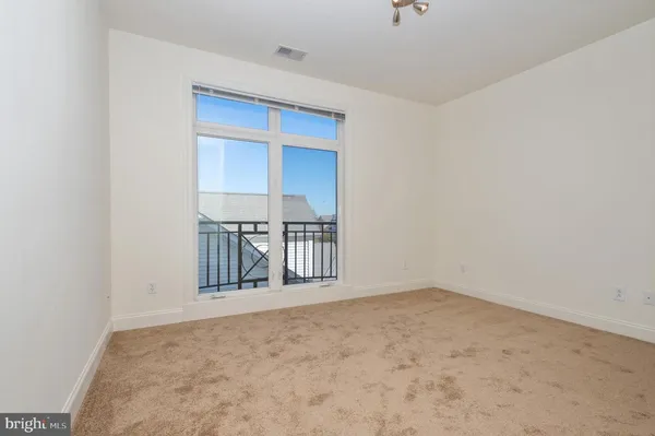 $2,850 | 2 North Commerce Square, Unit 302, Trenton, NJ 08691