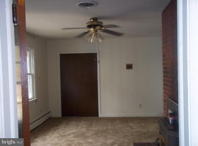 10504 North Keys Road Brandywine, MD 20613 - Photo 13 of 17 Family Room Pellet FP New cpt