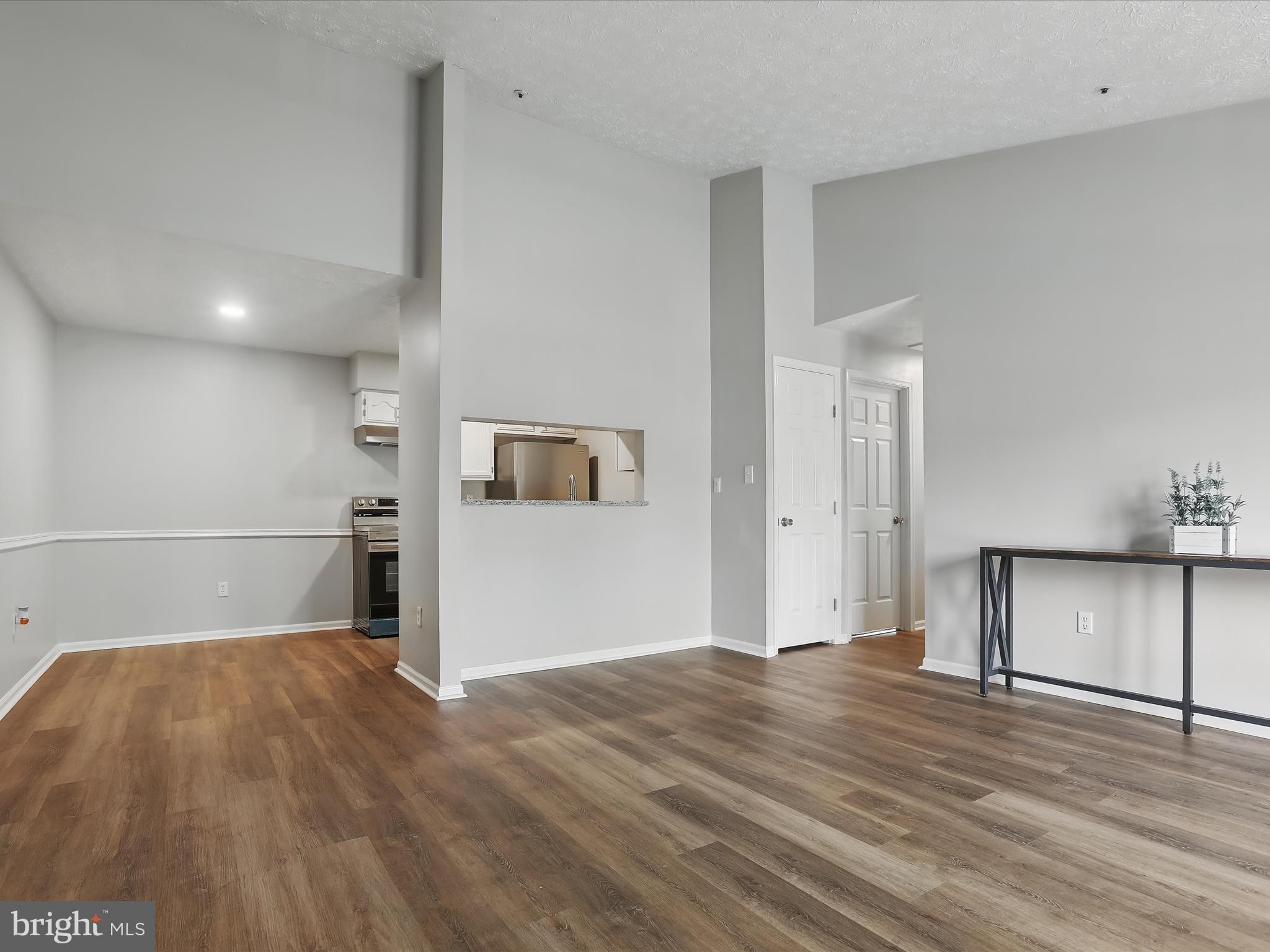 6435 Greenfield Road, Unit 1210 Elkridge, MD 21075 - Photo 11 of 30 Soaring Vaulted Ceilings - LVP Flooring