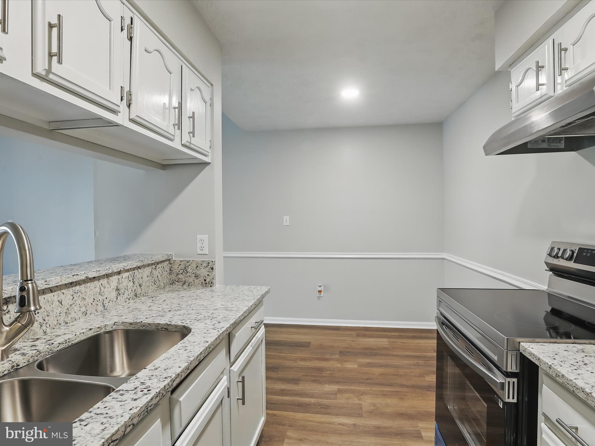 6435 Greenfield Road, Unit 1210 Elkridge, MD 21075 - Photo 15 of 30 Casual Dining Area